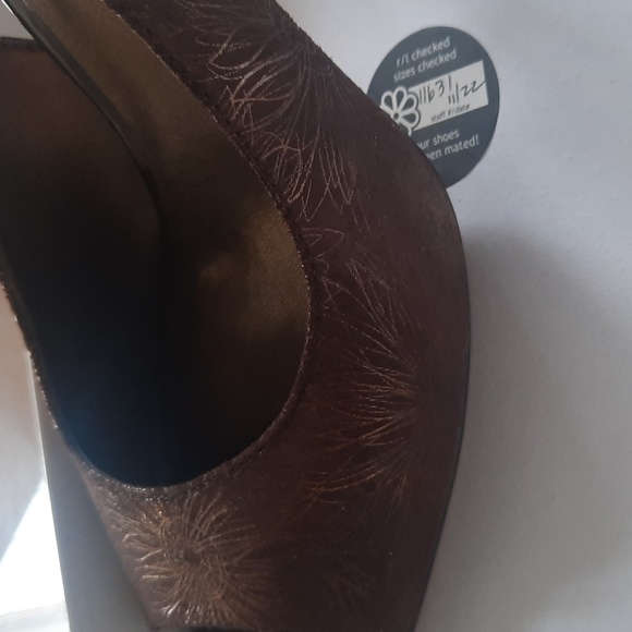 ANNE KLIEN heals - Picture 7 of 8